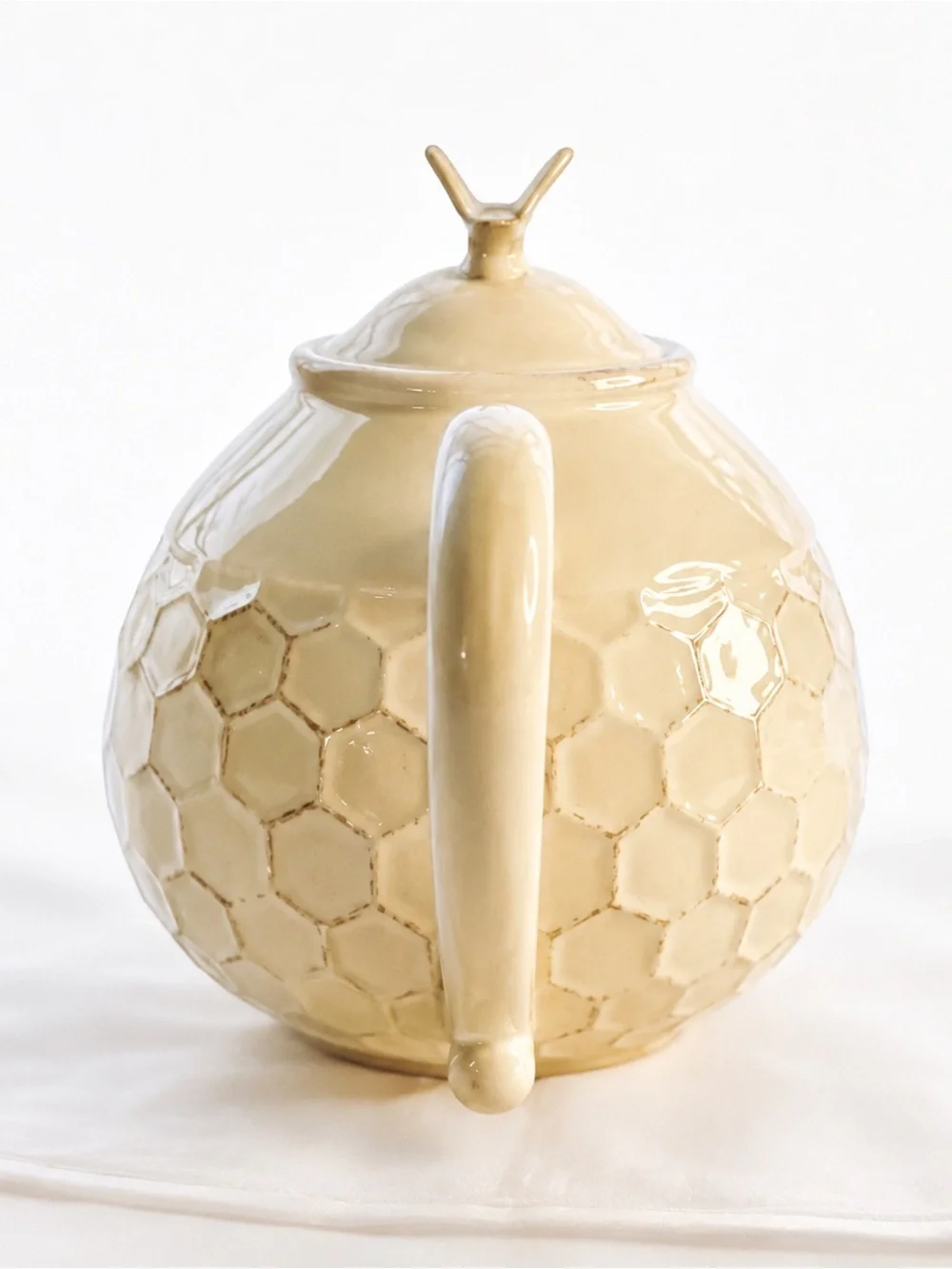 Demdaco Silvestri Hand Painted Teapot Honey Bee Bumblebee Rustic Honeycomb w Lid